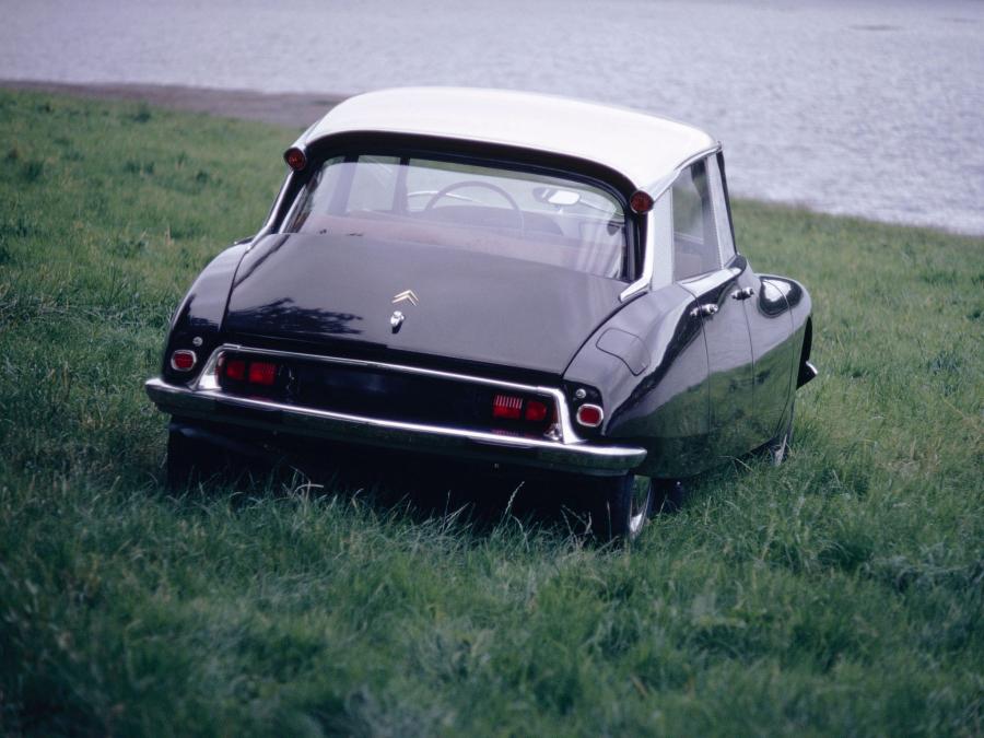  Citroen DS21 Berline 1968 года  (фото 3 из 12)